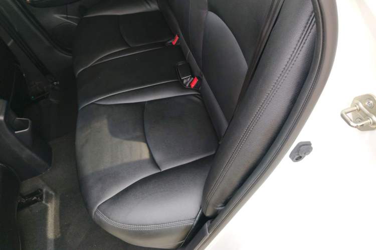 Used Luxgen S3 2016 1.6L CVT Deluxe Model with Sunroof
