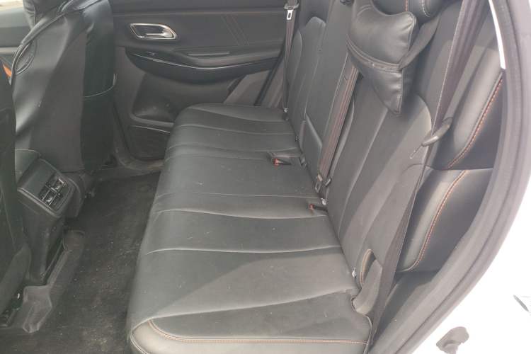 Used CHANGAN OSHAN X7 PLUS 2022 1.5T Blue Whale Edition Automatic Prestige Version Left Rear Seat