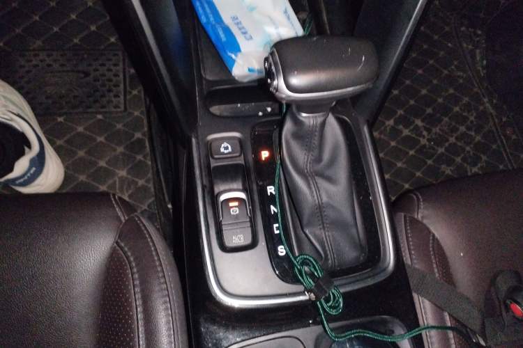 Used GAC Trumpchi GS4 2018 235T Automatic Two-Wheel Drive Luxury Smart Connectivity Millionth Anniversary Edition Gear Lever