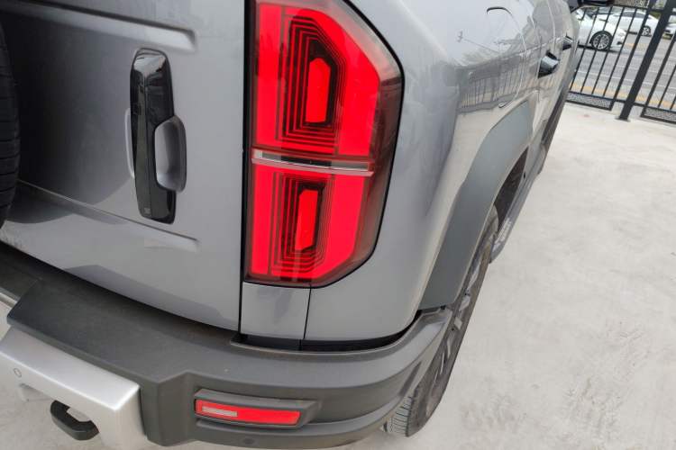 Used Formula Leopard 5 2023 Navigator Edition