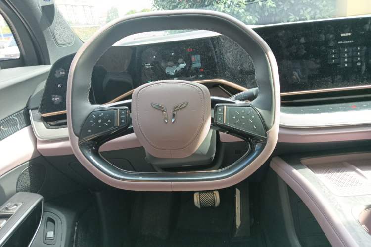 Used Hongqi Tiangong 08 2025 680 Ultra Four-Wheel-Drive Version
