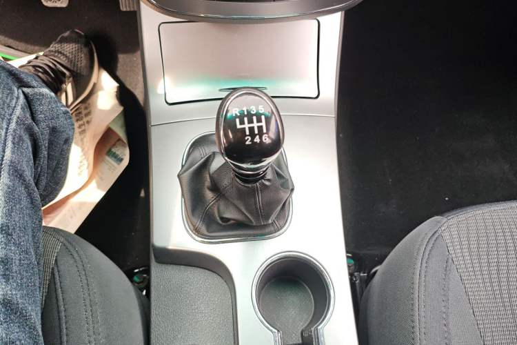 Used JAC Group T6 2022 2.0T Diesel Two-Wheel Drive Engineering Version with Long Wheelbase Gear Lever