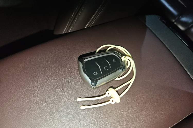 Used Cadillac XT6 2020 Revised Version 28T 7-Seater Four-Wheel Drive Luxury Edition Vehicle Key