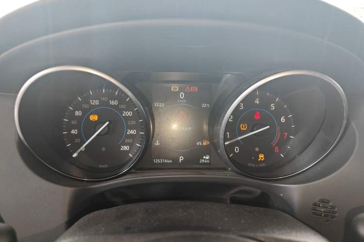 Used Jaguar F-PACE 2016 2.0T Two-Wheel Drive Urban Luxury Edition Instrument Cluster