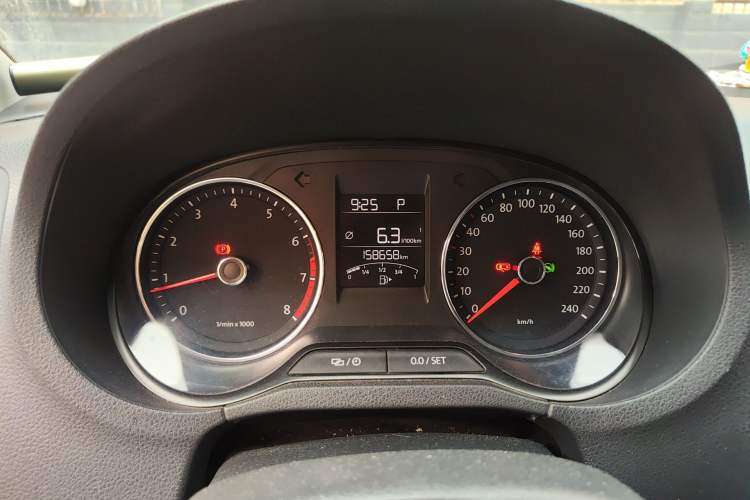 Used Volkswagen Polo 2014 1.6L Automatic Comfort Edition Instrument Cluster