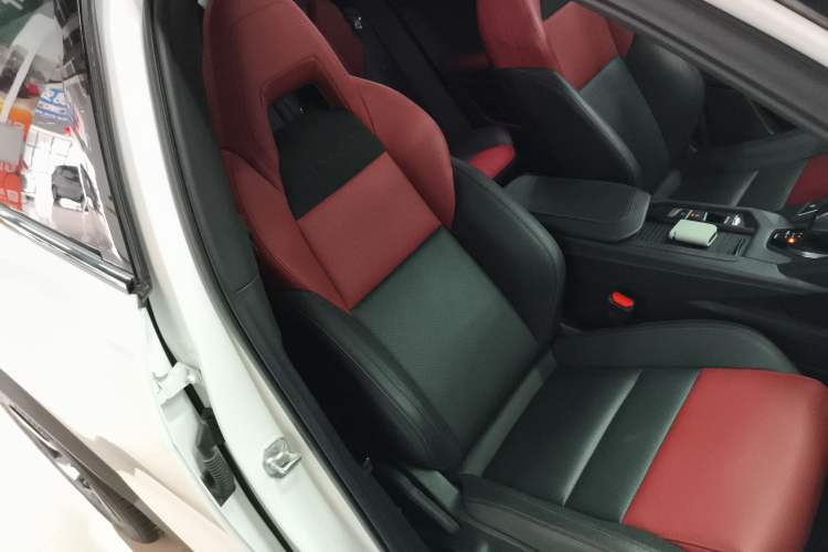 Used Lynk & Co 06 2021 1.5T Shero Pink Special Edition