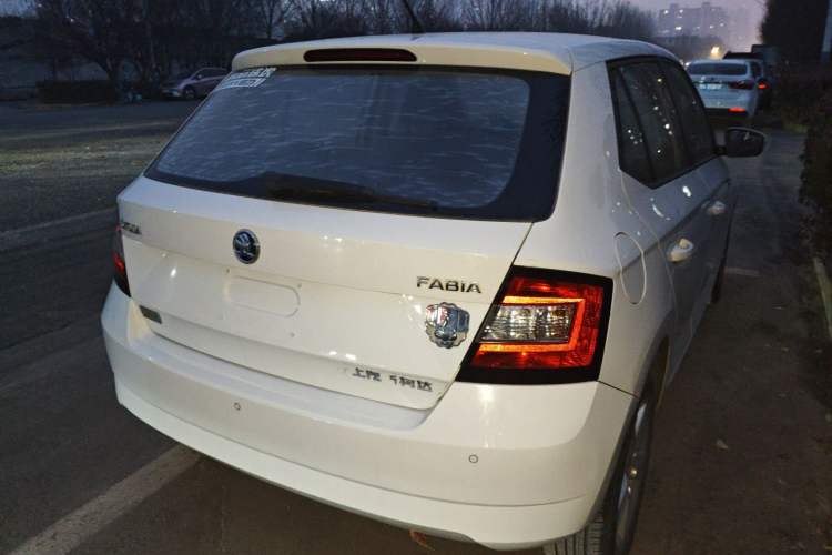 Used Skoda Fabia 2017 1.4L Manual Enjoy Edition
