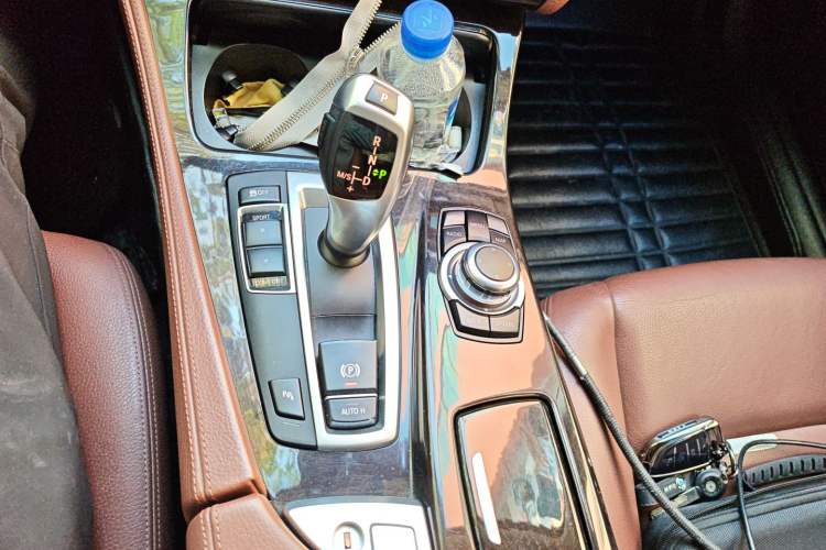 Used BMW 5 Series 2014 525Li Leading Model
