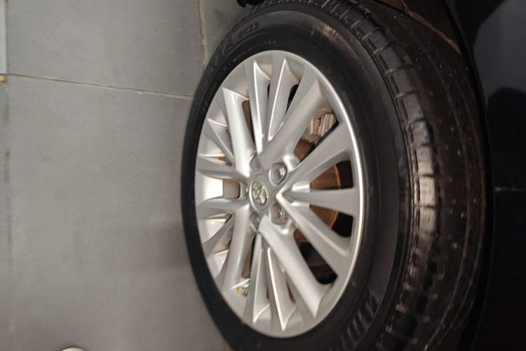 Used Toyota Camry 2015 2.5G Luxury Navigation Edition Exterior 5