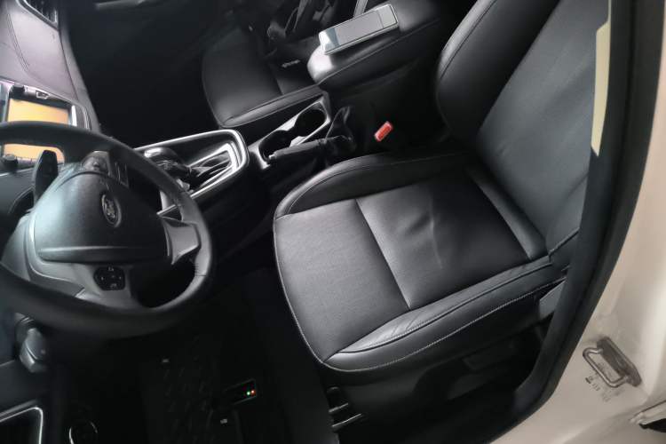 Used Ford Escort 2015 1.5L Automatic Fashion Model
