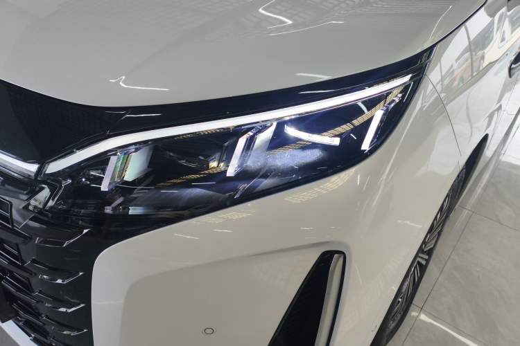 Used BYD Xia 2025 DM-i 1.5T 180km Beyond Edition Left Front Headlight