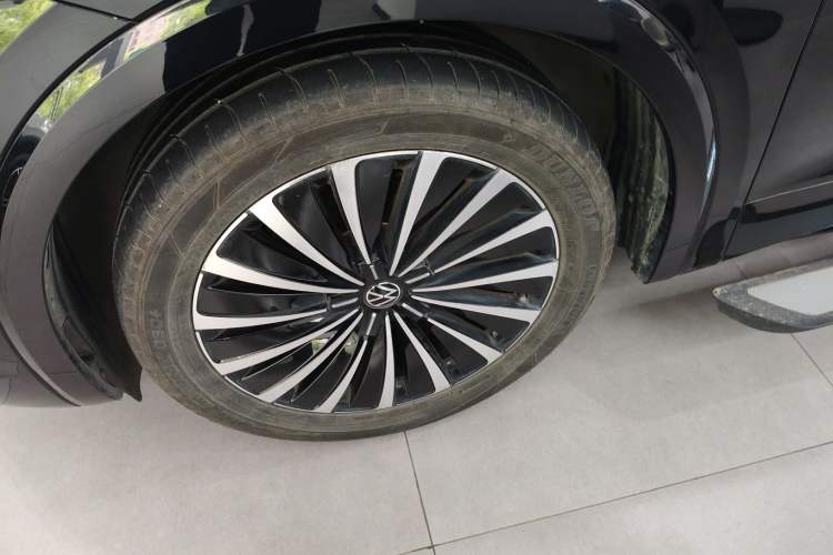 Used Volkswagen Viloran 2024 380TSI Premium Edition