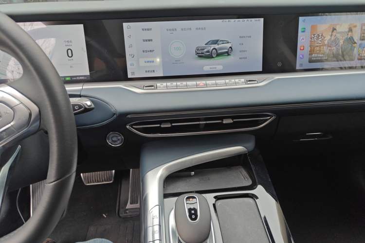 Used VOYAH FREE 2021 Four-Wheel Drive Standard Range-Extended Exclusive Luxury Package Audio And AC Panel