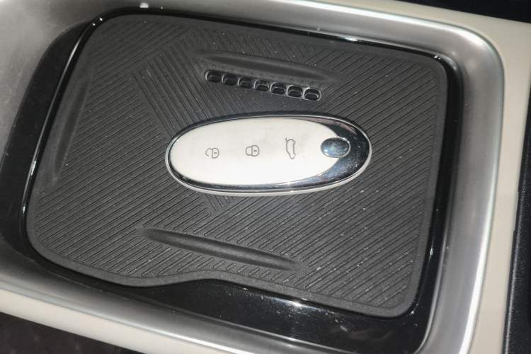 Used Dongfeng NAMMI 01 2024 New Edition 430 Plus Smart+ Vehicle Key