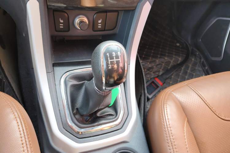 Used BAIC Changhe M70 2017 1.5L manual luxury cabin