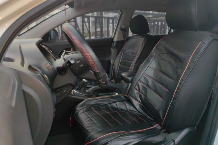 Used Kia Sportage R 2011 2.0L Manual Two-Wheel Drive GL Trim Left Front Seat