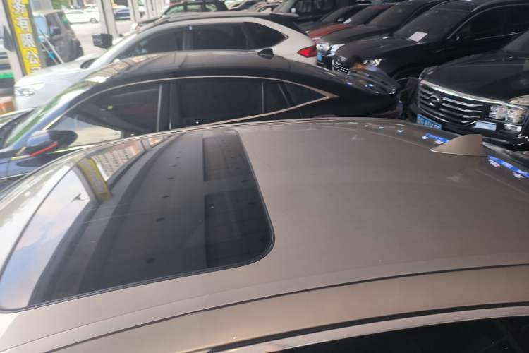 Used BMW 5 Series 2014 525Li Leading Model