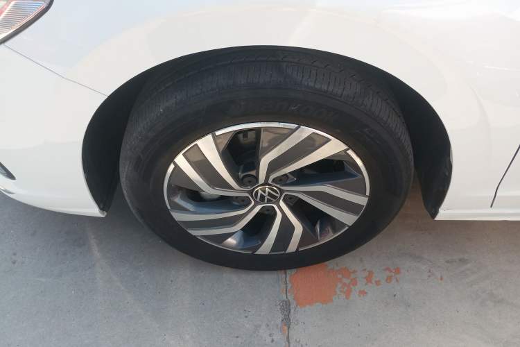 Used Volkswagen Bora 2023 200TSI DSG Enjoyment Edition Left Front Wheel Hub