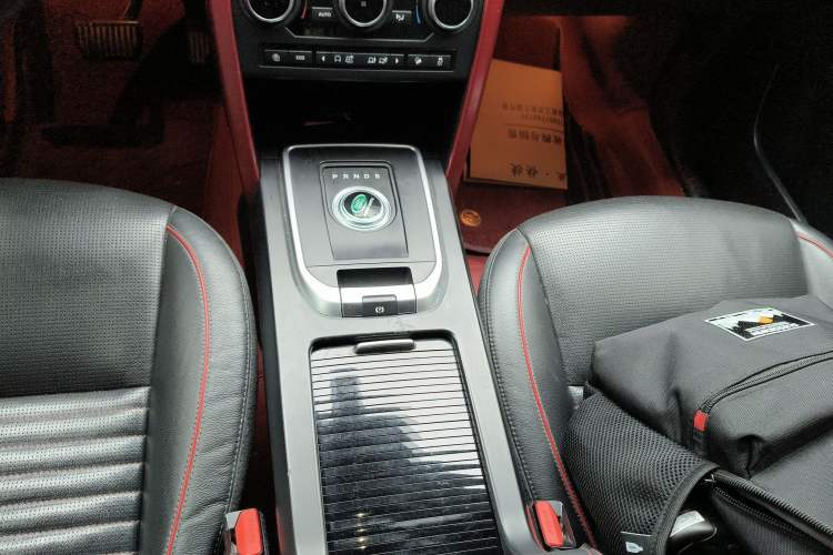 Used Land Rover Discovery Sport 2019 240 PS SE Dynamic Version China VI Standard
