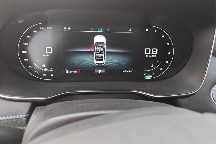 Used Roewe RX5 2023 PLUS 330TGI Automatic Trendsetting Smart Edition