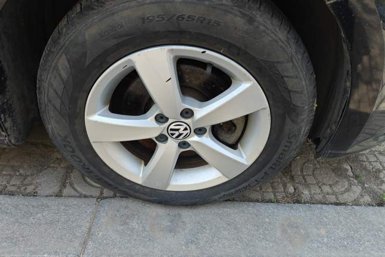 Used Volkswagen Lavida 2013 Revised Classic 1.6L Manual Fashion Edition
