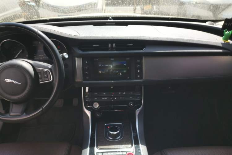 Used Jaguar XFL 2017 XFL 2.0T 200PS Luxury Edition