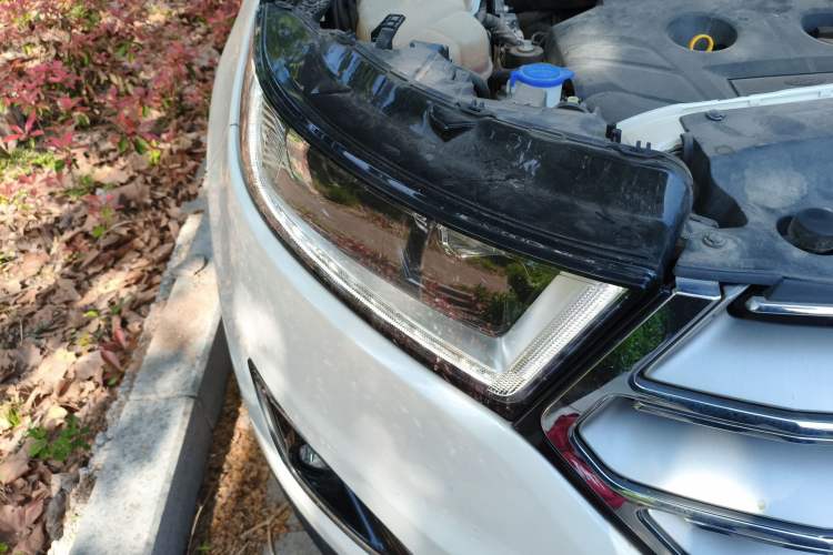 Used Ford Edge 2016 EcoBoost 245 Four-Wheel Drive Titanium Edition 7-Seater Right Front Headlight