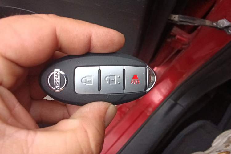 Used Nissan Tiida 2011 1.6L CVT Smart Version Vehicle Key