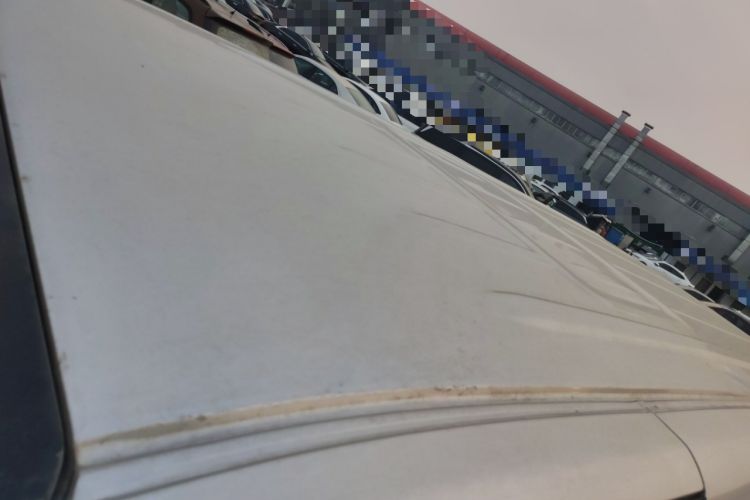 Used SAIC MAXUS Xintu V70 2023 2.0T Elite Edition Manual Transmission Short Wheelbase Low Roof 5/6 Seats (125 hp)