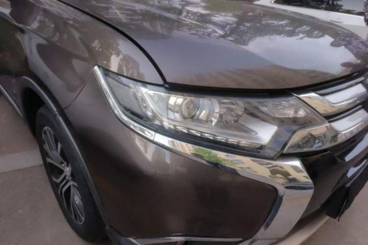 Used Mitsubishi Outlander 2018 2.0L Two-Wheel Drive Glory Edition 5 Seats