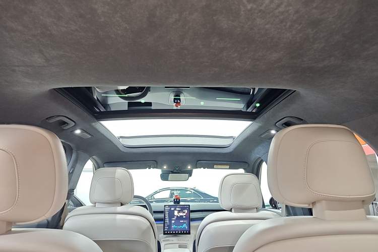 Used Nio ES8 2023 75 kWh Executive Edition Headliner