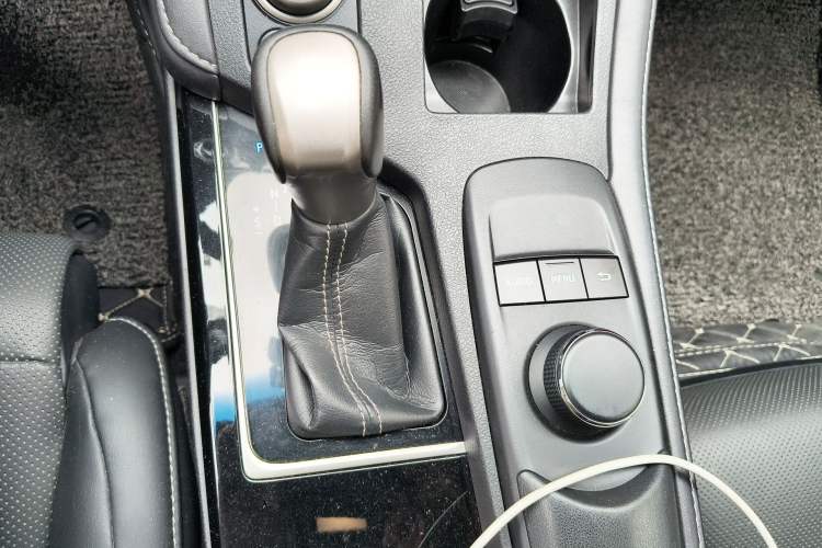 Used Lexus ES 2015 200 Elite Edition Gear Lever