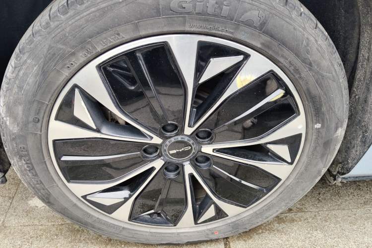 Used BYD Seal 2022 550 km Standard Range Rear-Wheel Drive Prestige Version
