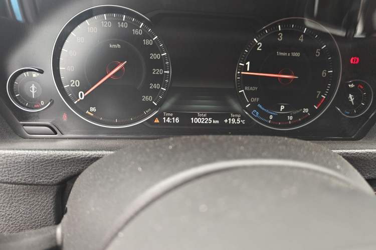 Used BMW 3 Series GT 2019 320i M Sport Odometer Close Up