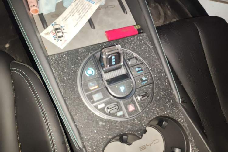 Used BYD Seal 06 New Energy 2024 DM-i 120KM Luxury Model Gear Lever