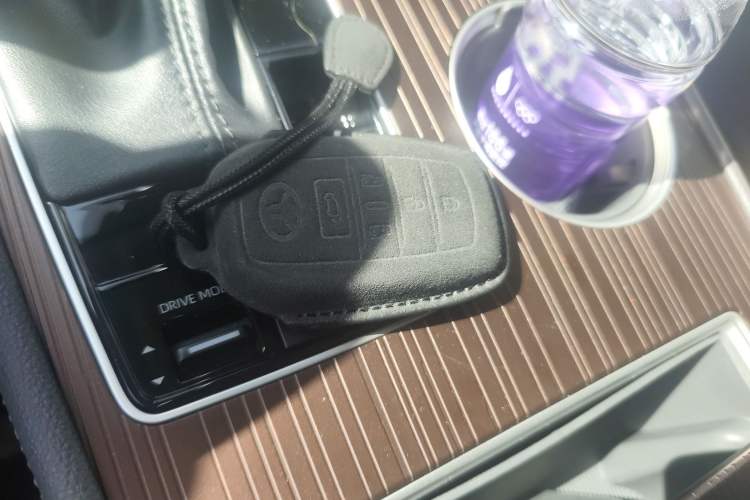 Used Toyota Granvia 2023 2.5L Hybrid Comfort Edition