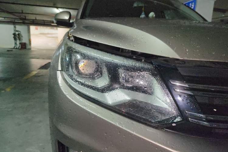 Used Volkswagen Tiguan 2015 1.8TSI Automatic Two-Wheel Drive Comfort Edition Right Front Headlight