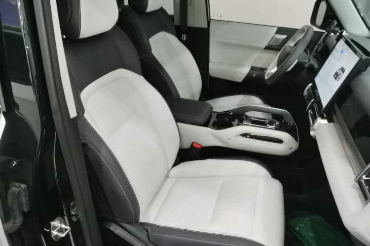 Used iCAR 03 2024 472km Four-Wheel Drive Long-Range Version Right Front Seat