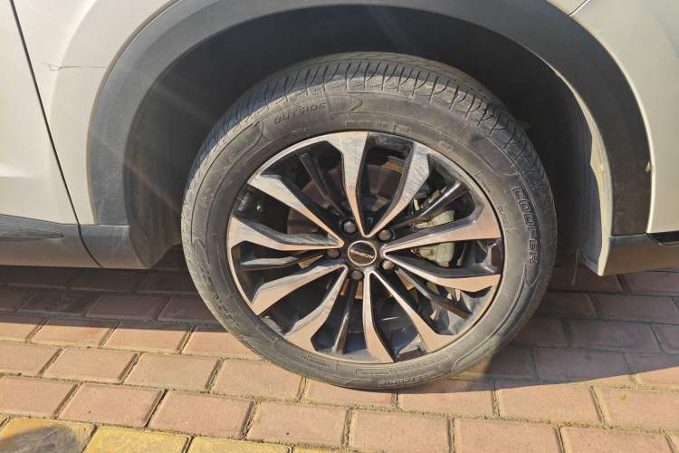 Used Roewe RX5 MAX 2021 Supreme Series 300TGI Automatic Smart Cabin Edition Right Front Wheel Hub
