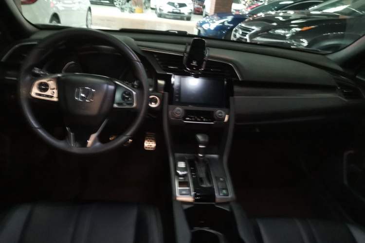 Used Honda Civic 2021 HATCHBACK 220TURBO CVT Trendy Cool Edition
