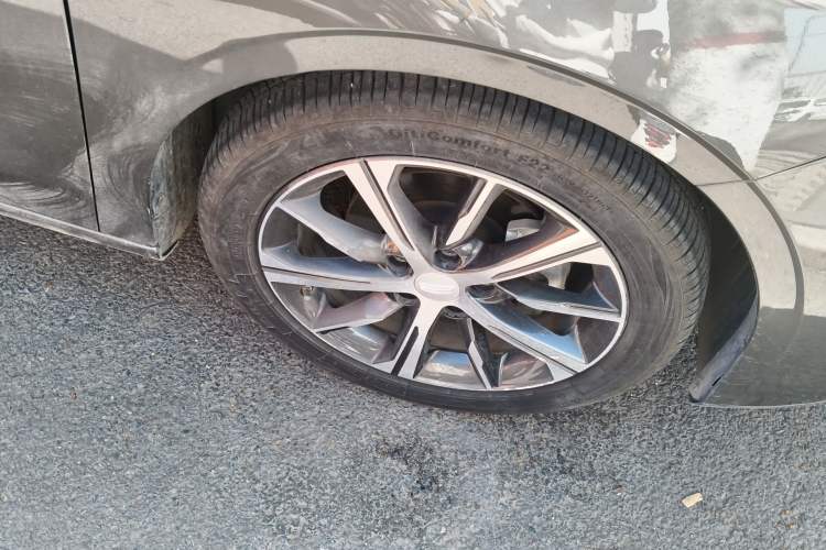 Used Geely Auto Emgrand 2023 4th Generation Champion Edition 1.5L CVT Prestige Model Right Front Wheel Hub