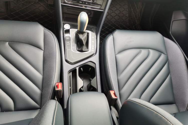 Used Volkswagen Tharu 2023 300TSI Two-Wheel-Drive Moonlight Edition
