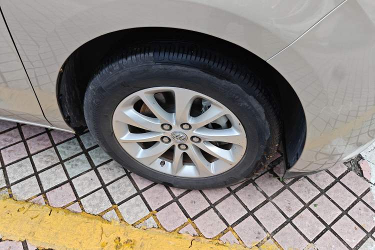 Used Buick GL8 2018 ES 28T Luxury Model China VI Standard
