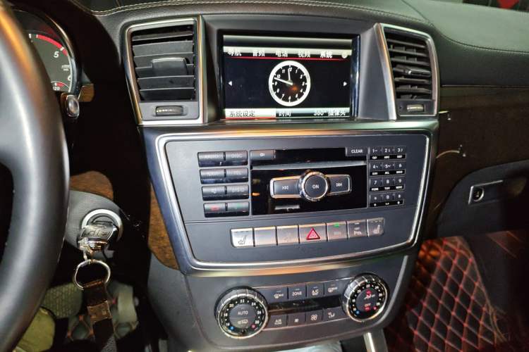 Used Mercedes-Benz GL-Class 2014 GL 350 CDI 4MATIC Audio And AC Panel