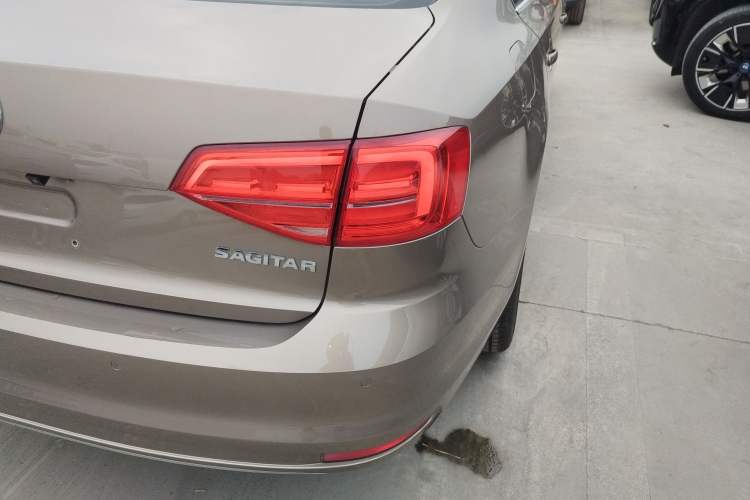 Used Volkswagen Sagitar 2015 1.6L Automatic Comfort Model
