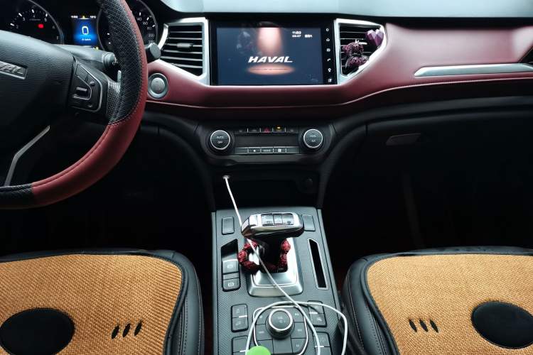 Used Haval H6 Coupe 2019 1.5T Automatic Two-Wheel Drive Luxury Smart Connectivity Version China VI Standard