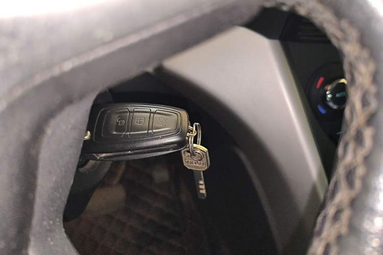 Used Ford Kuga 2015 1.5L GTDi Two-Wheel Drive Fashion Edition Vehicle Key