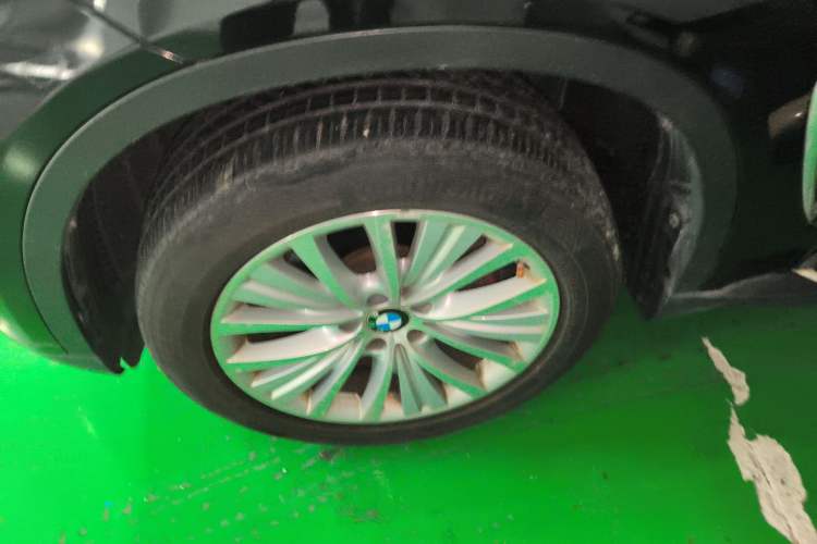 Used BMW X5 2014 xDrive35i Leading Model Exterior 4