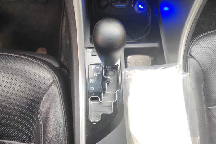 Used Hyundai Sonata 2014 2.4L Automatic Luxury Version China IV Standard
