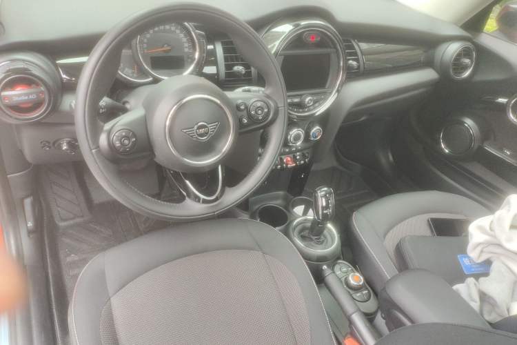 Used MINI 2019 1.5T ONE
